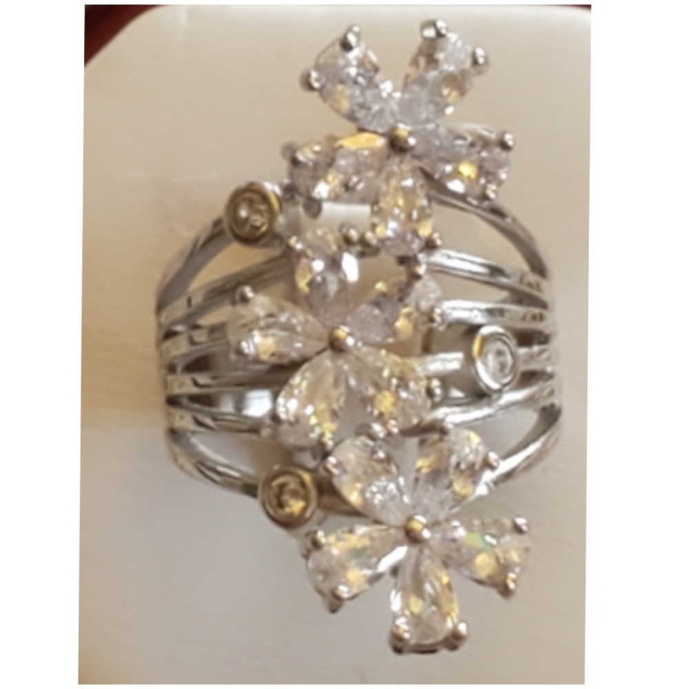 Genuine 4ct Sparkling White Topaz Flowers Ring 7